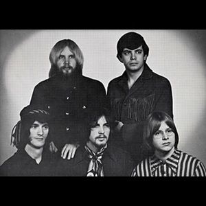 It's the time of the season
When love runs high